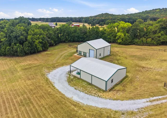 Photo 1 of Single family home for sale at 82 Cr 2112, Gainesville, TX 76240 | MLS# 21368084 | Listing updated on 2026-08-27