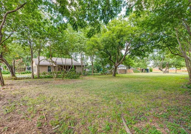 Photo 4 of Land for sale at 605 N Kentucky St, Mc Kinney, TX 75069 | MLS# 21368399 | Listing updated on 2026-08-26