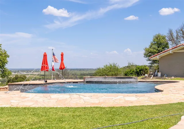 Photo 3 of Single family home for sale at 51 Oak Hill Cir, Brownwood, TX 76801 | MLS# 21369312 | Listing updated on 2026-09-02
