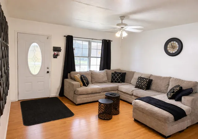 Photo 3 of Single family home for sale at 639 Yale Dr, Lancaster, TX 75134 | MLS# 21369323 | Listing updated on 2026-08-26
