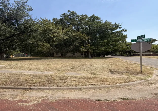Photo 2 of Land for sale at 802 N Commerce St N, Gainesville, TX 76240 | MLS# 21369158 | Listing updated on 2026-10-06
