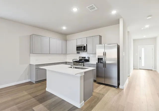 Photo 4 of Single family home for sale at 1517 Wild Plum Wy, Alvarado, TX 76009 | MLS# 21369362 | Listing updated on 2026-10-03