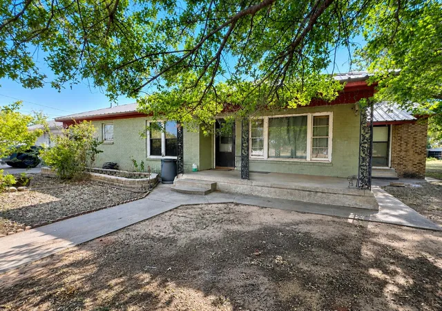 Photo 2 of Single family home for sale at 1 Avenue K E, Haskell, TX 79521 | MLS# 21363378 | Listing updated on 2026-08-26
