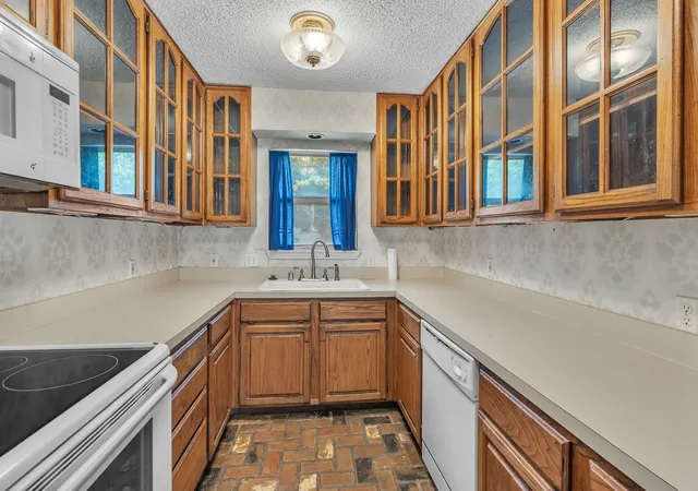 Photo 4 of Single family home for sale at 1232 Valley Vista Dr, Grapevine, TX 76051 | MLS# 21367421 | Listing updated on 2026-09-26