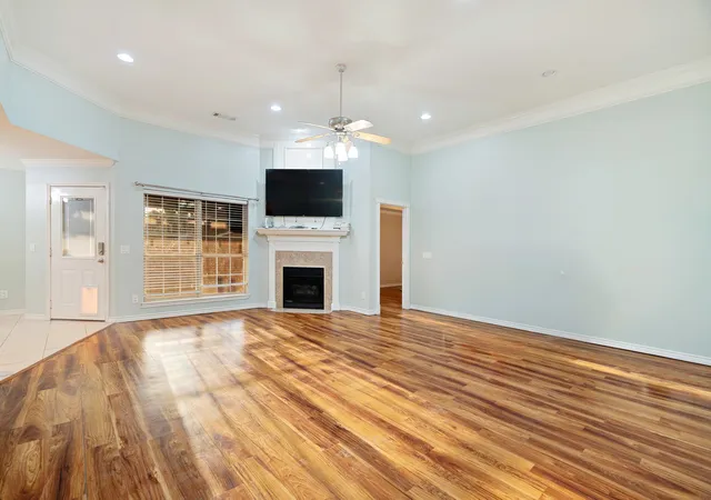 Photo 3 of Single family home for sale at 1725 Meadowview Dr, Reno, TX 75462 | MLS# 21368930 | Listing updated on 2026-08-26