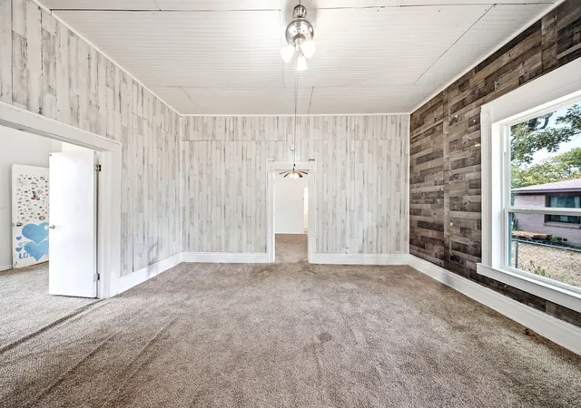 Photo 2 of Single family home for sale at 214 E Woodland St, Collinsville, TX 76233 | MLS# 21367676 | Listing updated on 2026-08-26