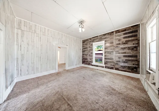Photo 3 of Single family home for sale at 214 E Woodland St, Collinsville, TX 76233 | MLS# 21367676 | Listing updated on 2026-08-26