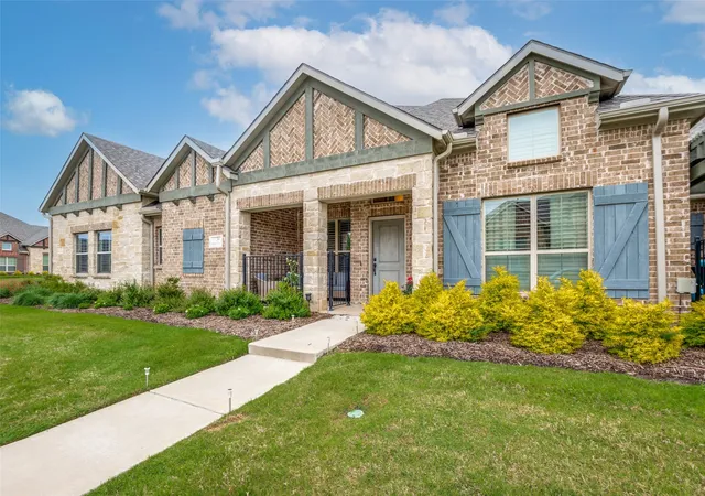 Photo 2 of Single family home for sale at 1130 Foxglove Ln, Prosper, TX 75078 | MLS# 21369414 | Listing updated on 2026-09-03