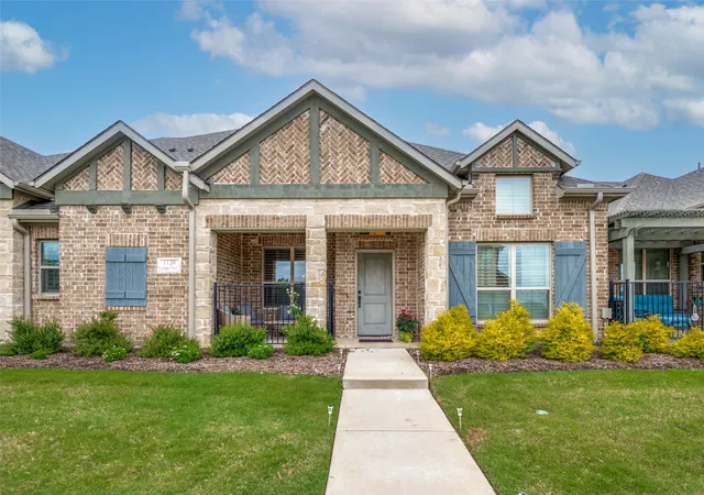 Photo 3 of Single family home for sale at 1130 Foxglove Ln, Prosper, TX 75078 | MLS# 21369414 | Listing updated on 2026-09-03