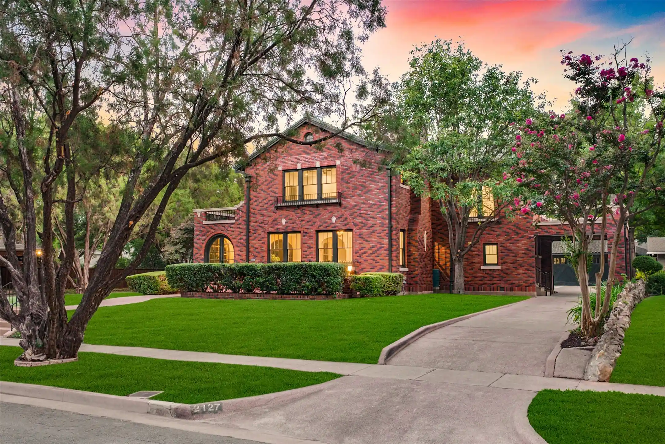 Photo 1 of Single family home for sale at 2127 Pembroke Dr, Fort Worth, TX 76110 | MLS# 21368429 | Listing updated on 2026-10-24