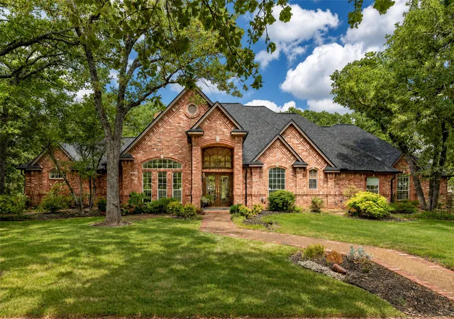 Photo 1 of Single family home for sale at 2930 Burney Ln, Southlake, TX 76092 | MLS# 21368506 | Listing updated on 2026-08-26