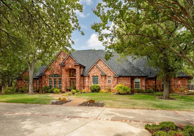 Photo 2 of Single family home for sale at 2930 Burney Ln, Southlake, TX 76092 | MLS# 21368506 | Listing updated on 2026-08-26