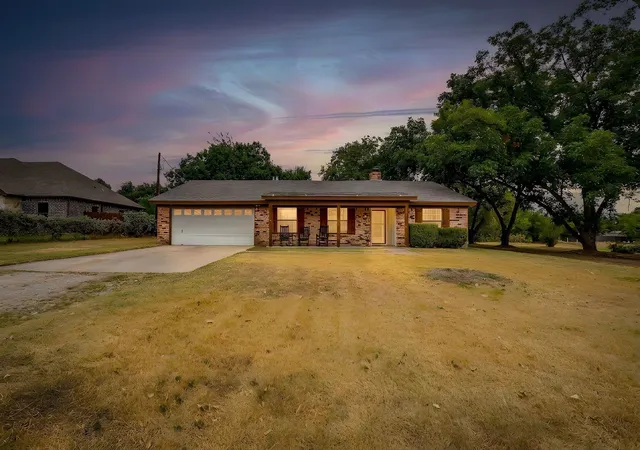 Photo 2 of Single family home for sale at 1816 Glendale Dr, Sanctuary, TX 76020 | MLS# 21368638 | Listing updated on 2026-09-17