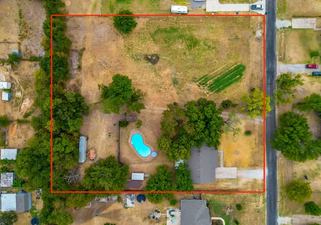 Photo 3 of Single family home for sale at 1816 Glendale Dr, Sanctuary, TX 76020 | MLS# 21368638 | Listing updated on 2026-09-17