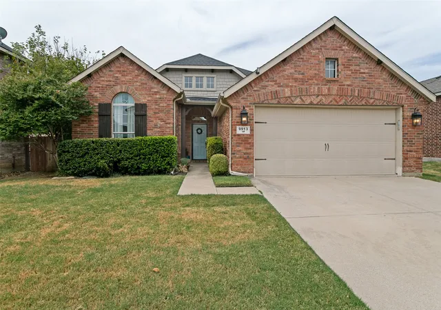 Photo 1 of Single family home for sale at 9913 Chrysalis Dr, Fort Worth, TX 76131 | MLS# 21368820 | Listing updated on 2026-09-21