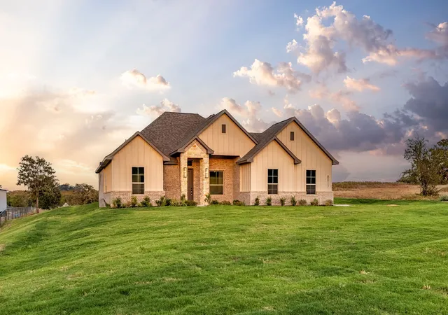 Photo 2 of Single family home for sale at 8017 Ranch View Pl, Springtown, TX 76082 | MLS# 21369481 | Listing updated on 2026-08-30