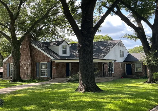 Photo 24 of Single family home for sale at 1720 Sycamore Ave, Corsicana, TX 75110 | MLS# 21368390 | Listing updated on 2026-08-31