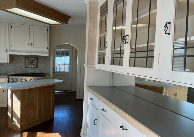 Photo 4 of Single family home for sale at 1720 Sycamore Ave, Corsicana, TX 75110 | MLS# 21368390 | Listing updated on 2026-08-31