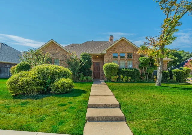 Photo 1 of Sale Pending at 529 Winston St, Grand Prairie, TX 75052 | MLS# 21368494 | Listing updated on 2026-10-04