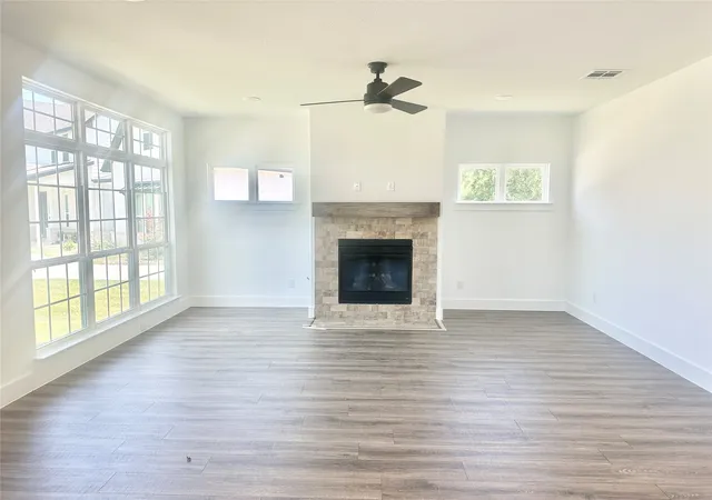 Photo 2 of Single family home for sale at 1356 Orange Blossom Ct, Gainesville, TX 76240 | MLS# 21368434 | Listing updated on 2026-08-26