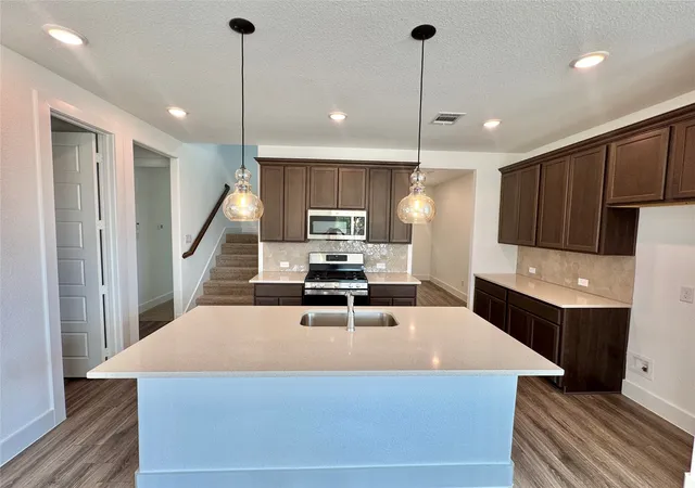 Photo 3 of Single family home for sale at 1356 Orange Blossom Ct, Gainesville, TX 76240 | MLS# 21368434 | Listing updated on 2026-08-26