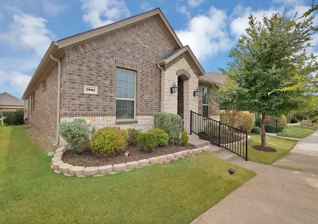 Photo 3 of Single family home for sale at 7001 Dandelion Dr, Little Elm, TX 76227 | MLS# 21369529 | Listing updated on 2026-08-29