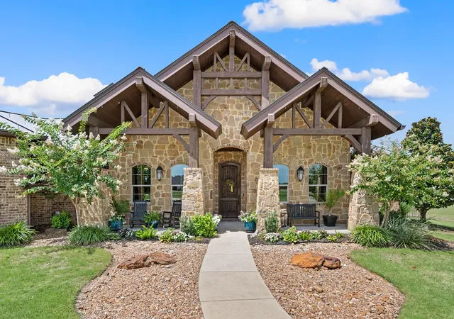Photo 3 of Single family home for sale at 336 Dove Lndg, Royse City, TX 75189 | MLS# 21368733 | Listing updated on 2026-08-29