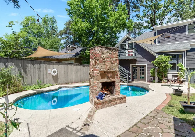 Photo 2 of Single family home for sale at 231 Atkins Ave, Shreveport, LA 71104 | MLS# 21355327 | Listing updated on 2026-09-06