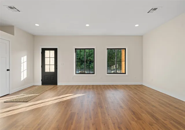 Photo 4 of Single family home for sale at 201 Private Road 4296, Clifton, TX 76634 | MLS# 21368702 | Listing updated on 2026-08-29