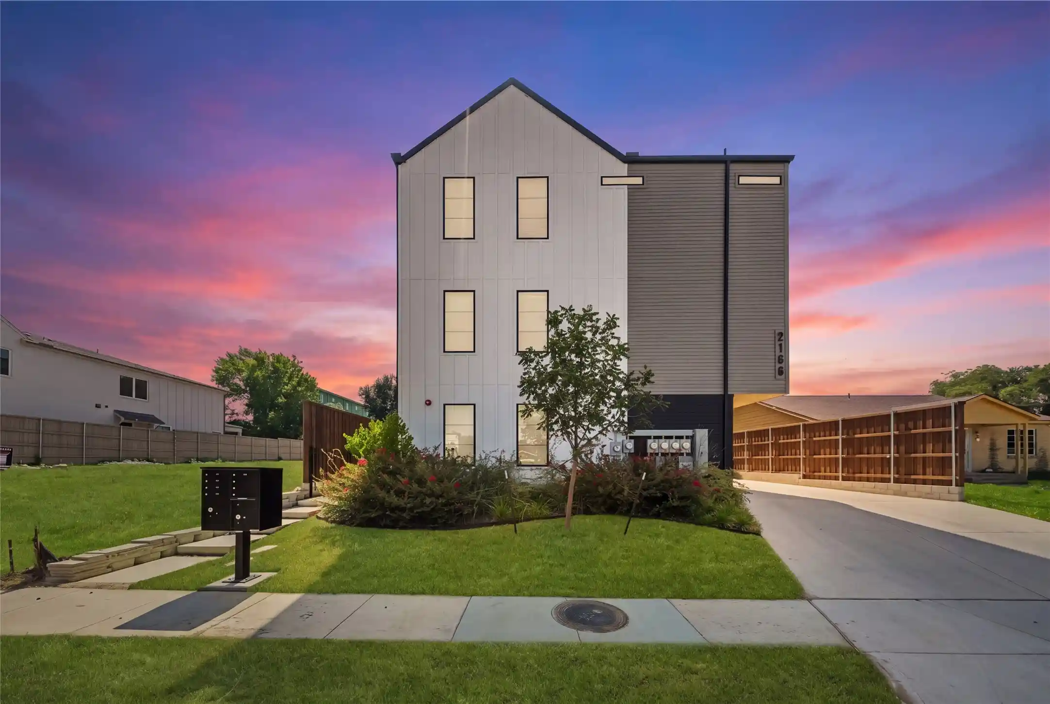 Photo 1 of Condo for sale at 2166 Lovedale Ave #102, Dallas, TX 75235 | MLS# 21369087 | Listing updated on 2026-10-10