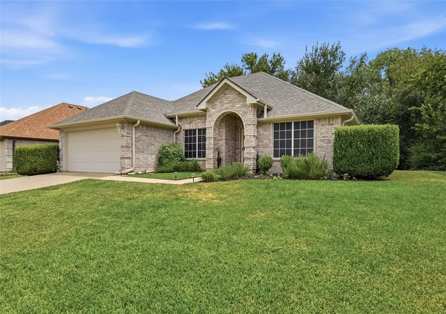 Photo 2 of Single family home for sale at 1601 Creekside, Sherman, TX 75092 | MLS# 21368319 | Listing updated on 2026-10-05