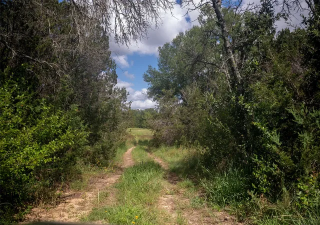 Photo 4 of House for sale at 501 E Mc Lain St St, Iredell, TX 76649 | MLS# 21369543 | Listing updated on 2026-09-03