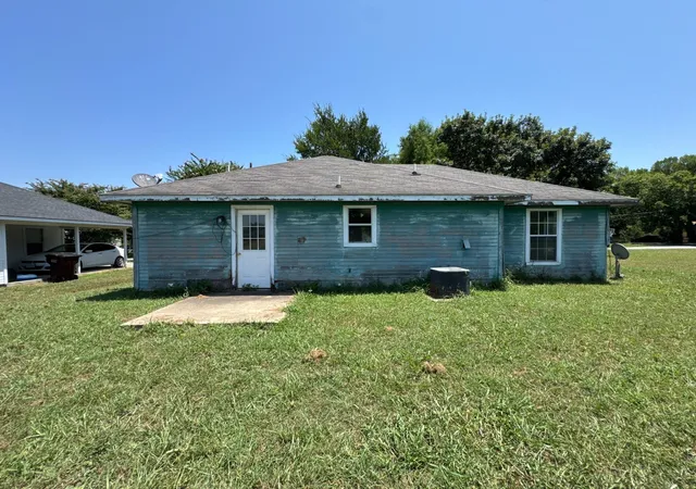 Photo 12 of Single family home for sale at 605 Oldham St, Bonham, TX 75418 | MLS# 21367964 | Listing updated on 2026-08-26