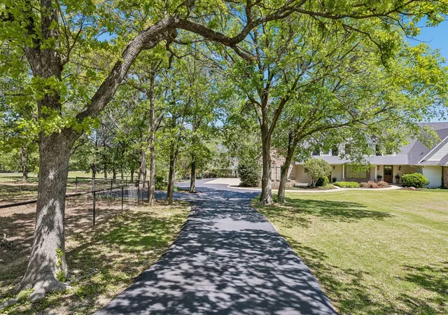Photo 2 of Mansion for sale at 111 Stonecrest Rd, Argyle, TX 76226 | MLS# 21369596 | Listing updated on 2026-08-26