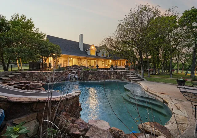 Photo 3 of Mansion for sale at 111 Stonecrest Rd, Argyle, TX 76226 | MLS# 21369596 | Listing updated on 2026-08-26