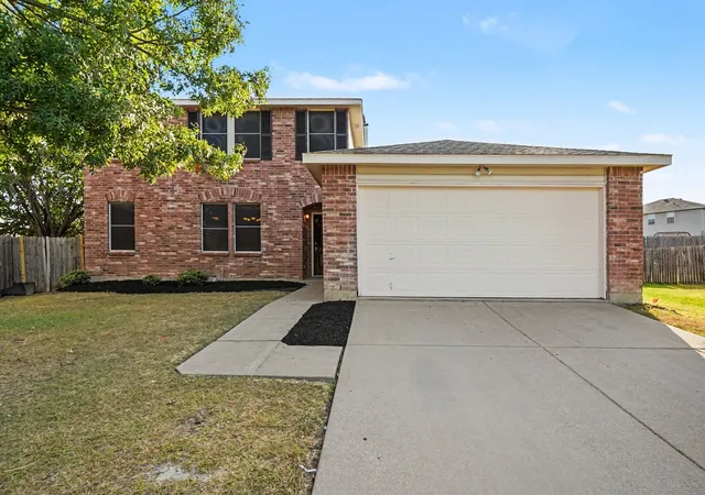 Single family home for sale at 1404 Sunflower Ct, Burleson, TX 76028 | MLS# 21367574