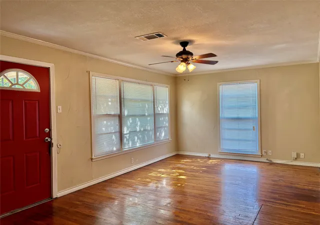 Photo 2 of Single family home for sale at 2225 N Shannon St, Sherman, TX 75092 | MLS# 21369626 | Listing updated on 2026-08-26