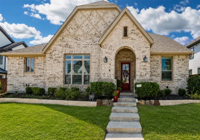 Photo 1 of Single family home for sale at 2009 Prairie Holly Ln, Fort Worth, TX 76008 | MLS# 21362980 | Listing updated on 2026-08-28