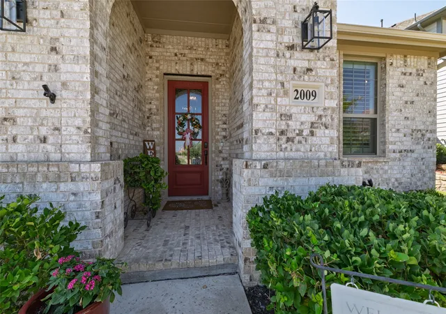 Photo 2 of Single family home for sale at 2009 Prairie Holly Ln, Fort Worth, TX 76008 | MLS# 21362980 | Listing updated on 2026-08-28