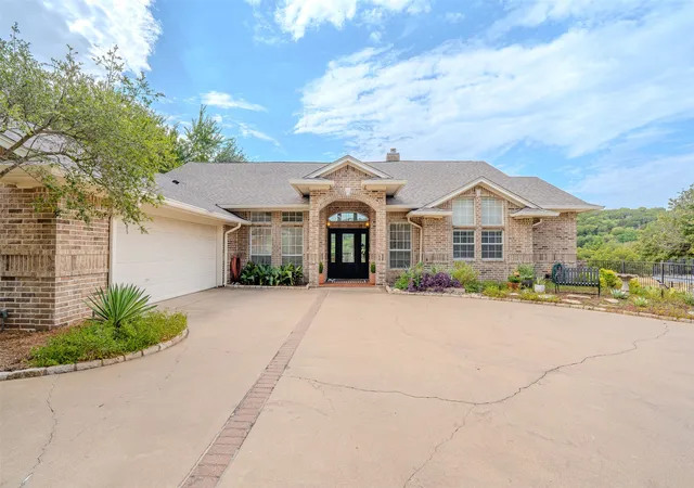 Photo 2 of Single family home for sale at 9210 Ravenswood Rd, Granbury, TX 76049 | MLS# 21367542 | Listing updated on 2026-08-27