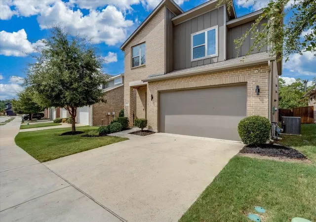 Photo 2 of Single family home for sale at 537 Bramante Dr, Plano, TX 75075 | MLS# 21349011 | Listing updated on 2026-08-30