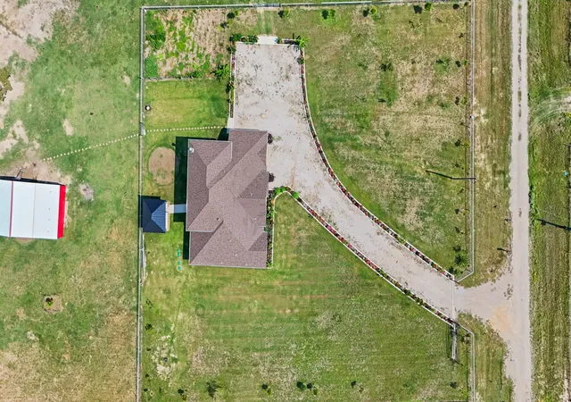 Photo 2 of Single family home for sale at 233 Private Rd #7786, Wills Point, TX 75169 | MLS# 21369645 | Listing updated on 2026-08-26