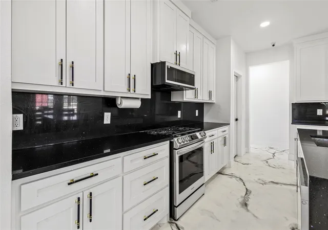 Photo 4 of Single family home for sale at 233 Private Rd #7786, Wills Point, TX 75169 | MLS# 21369645 | Listing updated on 2026-08-26