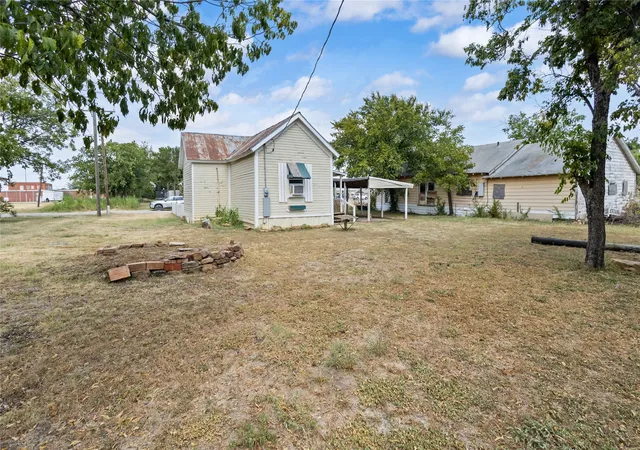 Photo 4 of Single family home for sale at 904 Ave F, Cisco, TX 76437 | MLS# 21369600 | Listing updated on 2026-08-26