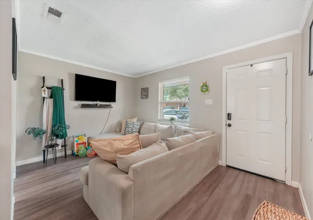 Photo 2 of Single family home for sale at 214 E Arkansas St, Sherman, TX 75090 | MLS# 21369717 | Listing updated on 2026-08-29
