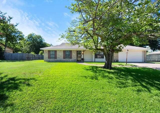 Photo 1 of Single family home for sale at 313 Wesley Dr, Corsicana, TX 75110 | MLS# 21339917 | Listing updated on 2026-09-24