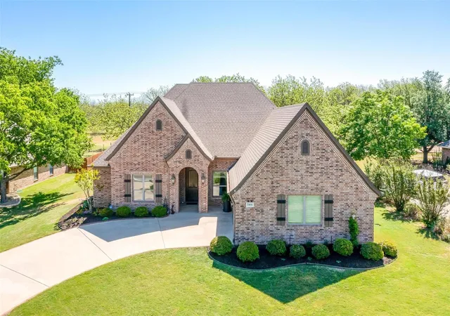 Photo 1 of Single family home for sale at 7101 Westover Dr, Granbury, TX 76049 | MLS# 21365704 | Listing updated on 2026-09-05