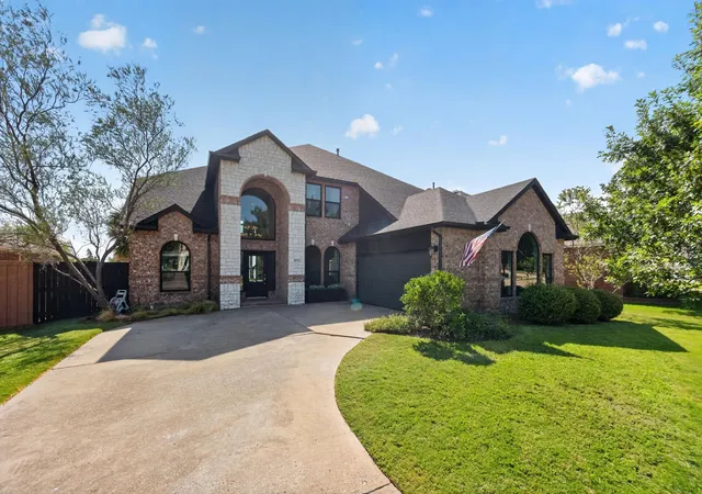 Photo 3 of Single family home for sale at 4016 Stone Haven Dr, Garland, TX 75043 | MLS# 21366202 | Listing updated on 2026-09-26