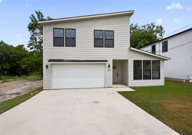 Photo 1 of Single family home for sale at 104 E Miller St, Whitewright, TX 75491 | MLS# 21367779 | Listing updated on 2026-08-26