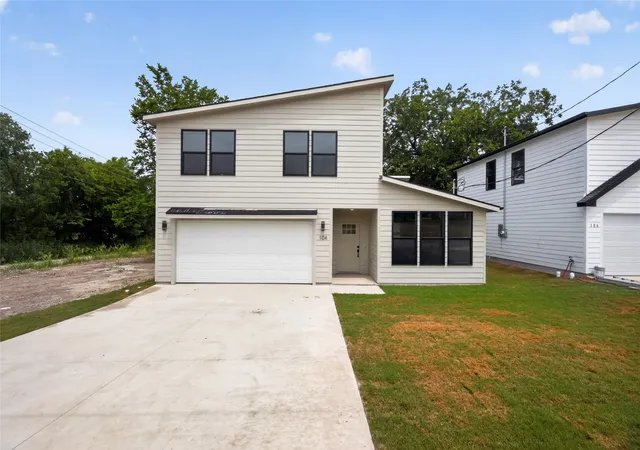 Photo 2 of Single family home for sale at 104 E Miller St, Whitewright, TX 75491 | MLS# 21367779 | Listing updated on 2026-08-26